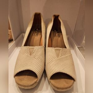 BOBS By Skechers Heel Pumps Shoes Womens 10 Wedge Tan,White Striped Fabric